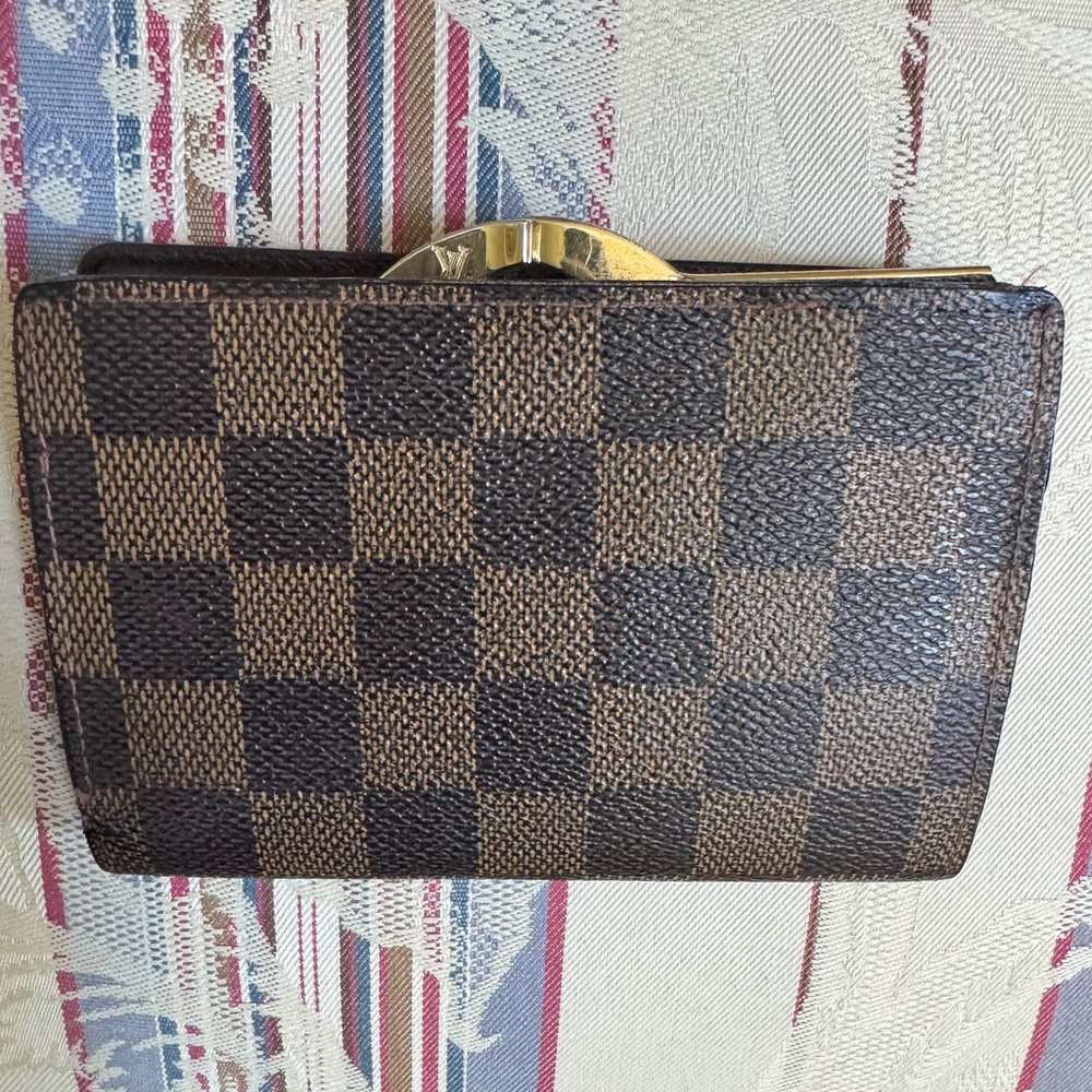 🍁SOLD🍁Louis Vuitton Damier Wallet